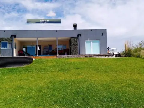 CASA BARRIO LA PENÍNSULA LAGO MARÍ MENUCO, NEUQUÉN PATAGONIA ARGENTINA