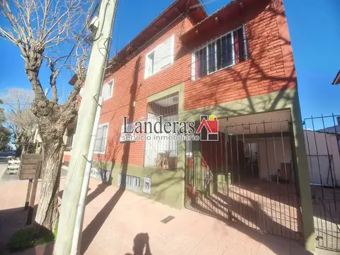 Tríplex 4 amb. - Todos los servicios Conectados - Excelente Ubicación