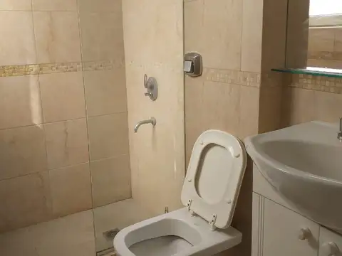 Alvear 2100, Piso 1