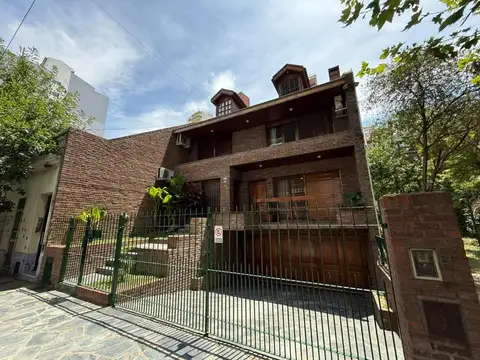 IMPORTANTE CASA DE 4 AMB CON PISCINA GARAGE