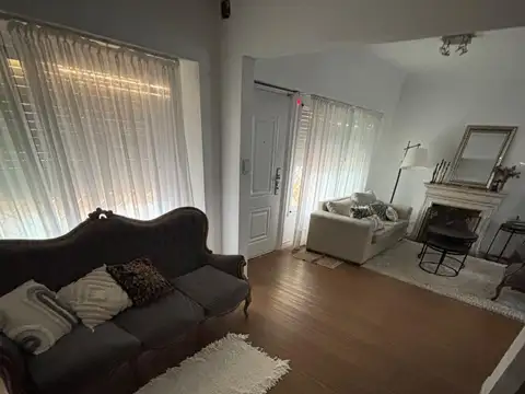 Casa en Venta con 4 cocheras