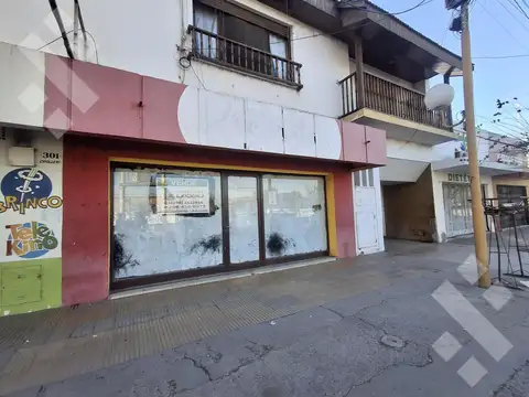 Local en  Villa Regina Cipolletti 200