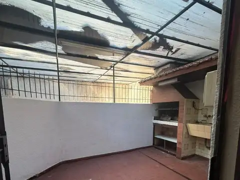 Depto Tipo Casa 3 ambientes con 2 baños