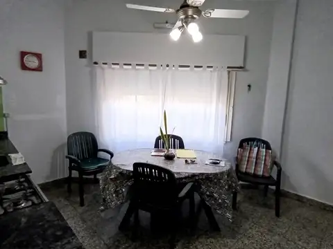 Depto Tipo Casa 4 ambientes con 2 baños