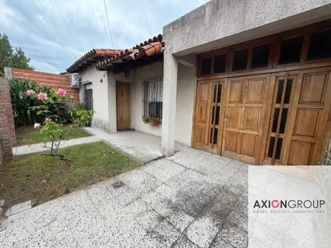 Casa en Venta con 2 cocheras