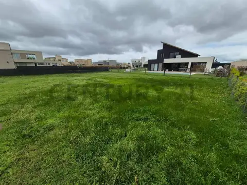 Lote en barrio privado Santa Inés"A solo minutos de los centros comerciales Las Toscas y Plaza Canni