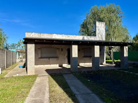 ALQUILER - CASA CON LOCAL/DEPOSITO EN BARRIO SAN CAYETANO