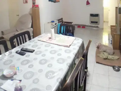 EXCELENTE DEPARTAMENTO DE 4 AMBIENTES CON BALCON Y PATIO