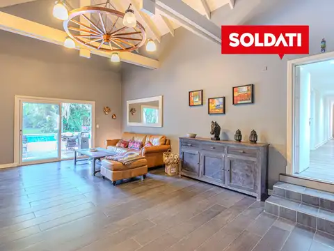 Casa en Venta con 8 cocheras