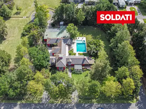 Casa en Venta con 8 cocheras