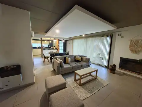 Depto Tipo Casa en Venta en Manuel B Gonnet, USD 135.000