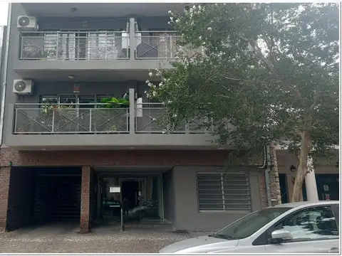 Departamento 2 ambientes con espacio Guardacoche  Apto profesional