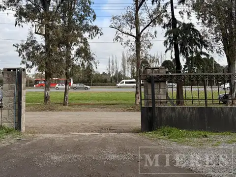 Local en venta en Pilar, Colectora 12 de Octubre 8986