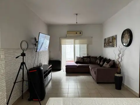 VENTA PH 2 DORM. PATIO. REFACCIONADO. COFICO. CBA