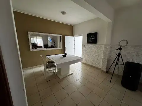 Depto Tipo Casa en Venta de 3 ambientes