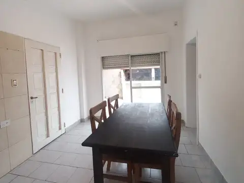 Maquinista Carregal 2800, Piso 1