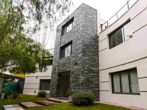 Residencia Premium de 540 m² Cubiertos APROXIMADOS