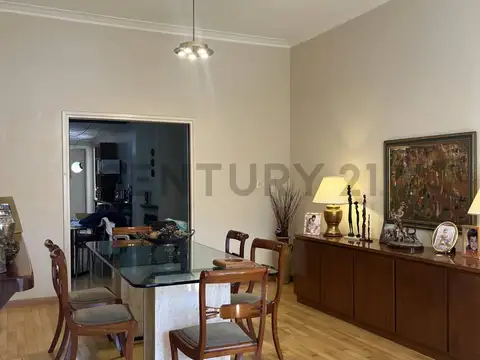 VENTA CASA 5 AMBIENTES CON JARDIN, QUINCHO Y PILETA - VILLA PUEYRREDON
