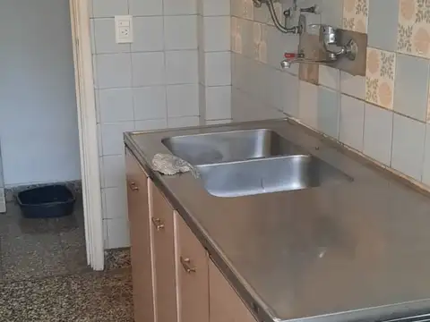 Se alquila departamento de 2 ambientes