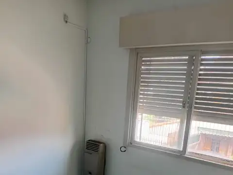 Carlos Calvo 100, Piso 1