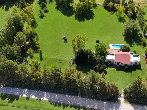 Casa 6 ambientes con 2 baños