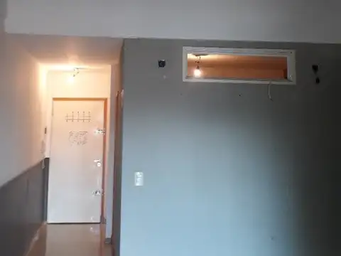 Departamento de 2 amb a la calle con balcón en loft