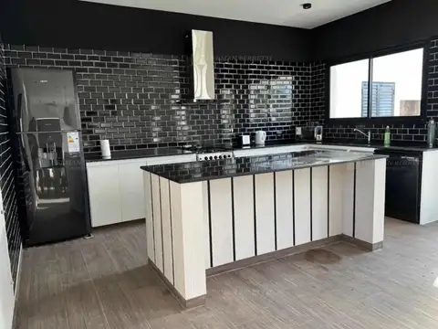 Casa en Alquiler Temporal en Pinamar, $ 100