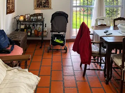 Casa en venta con 3 dormitorios y jardín Rivadavia al 2400 – Benavídez