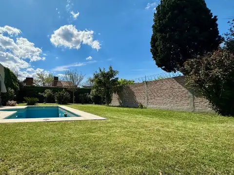 6 amb. frente al Hipodromo muy sólida, diseño y calidad. sobre 12 x 47 de lote