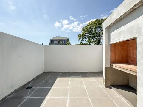 Amplio Monoambiente con Patio y Parrilla a Estrernar! VER VIDEO