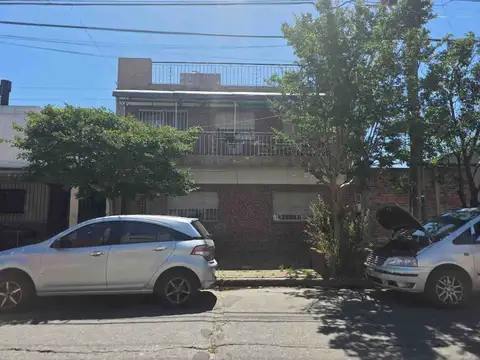 VENTA PH LANUS OESTE 2 AMBIENTES