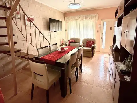Depto Tipo Casa en Venta de 4 ambientes