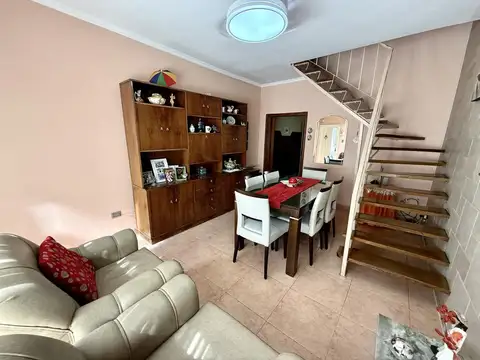 Depto Tipo Casa 4 ambientes con 1 baño