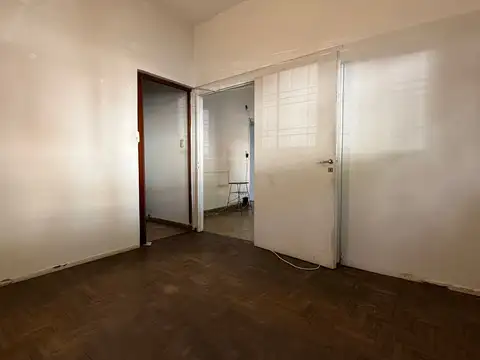 Depto Tipo Casa en Venta en Pompeya, USD 107.000