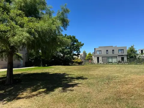 Terreno en Venta en Countries y Barrios Cerrados en Pilar, USD 200.000