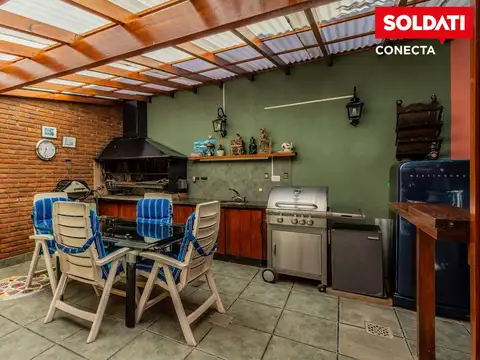 Casa 5 ambientes con 3 baños