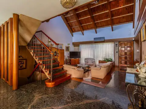 Casa en Venta con 1 cochera