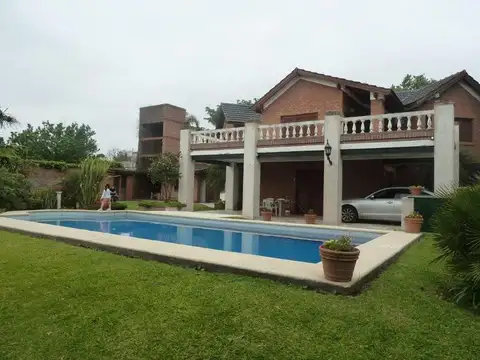 Venta Casa Funes Santa Fe Garita 10 Jardín Piscina Terreno 1152 m2