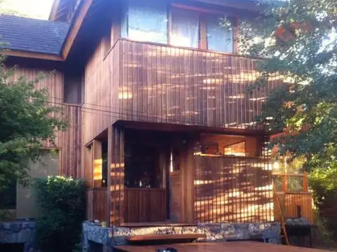 Casa en Venta con 5 cocheras