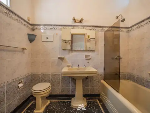 VENTA CASA EN MALVIN 4 DORMITORIOS CON APARTAMENTO
