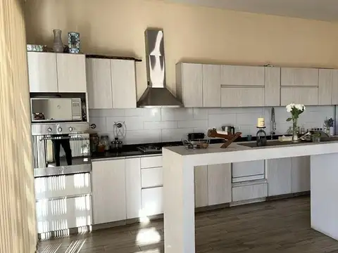 Casa en Venta en Lujan De Cuyo, USD 285.000