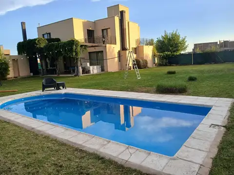 VENTA CASA LUJÁN DE CUYO Bº ESTANCIA BULNES