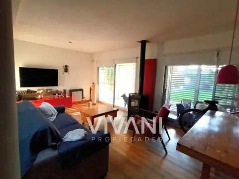 Casa 3 ambientes con 2 baños