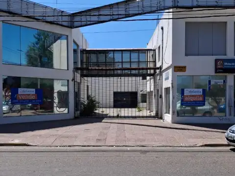 VENDE PROPIEDAD CON LOCALES, OFICINAS Y GALPONES SOBRE RUTA.