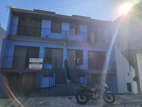 Tríplex con Patio, Piscina. Cochera cubierta. 2 Dormitorios y Altillo. USD91.000.- *Apto Crédito*