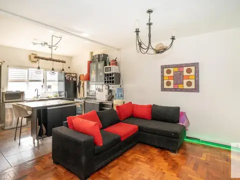 Casa en venta - 3 Dormitorios 2 Baños - Liniers