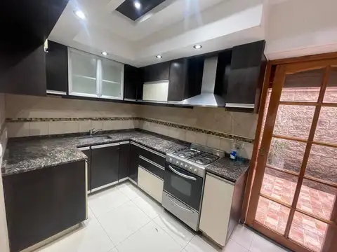 Depto Tipo Casa en Alquiler de 3 ambientes