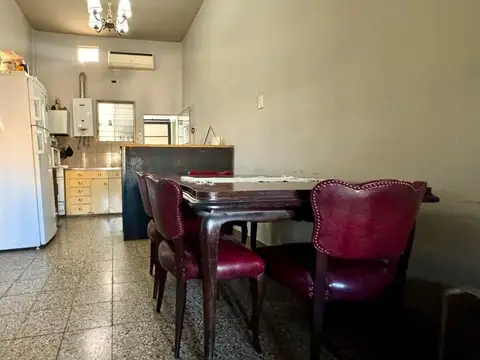 VENTA CASA SARANDI  AVELLANEDA CON LOCAL