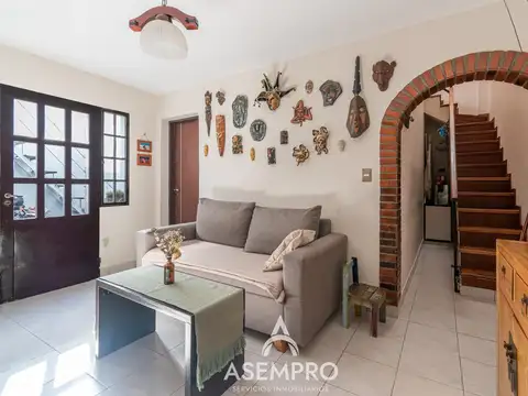 Depto Tipo Casa 4 ambientes con 2 baños