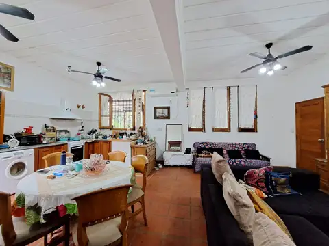 Casa 2 ambientes con 2 baños